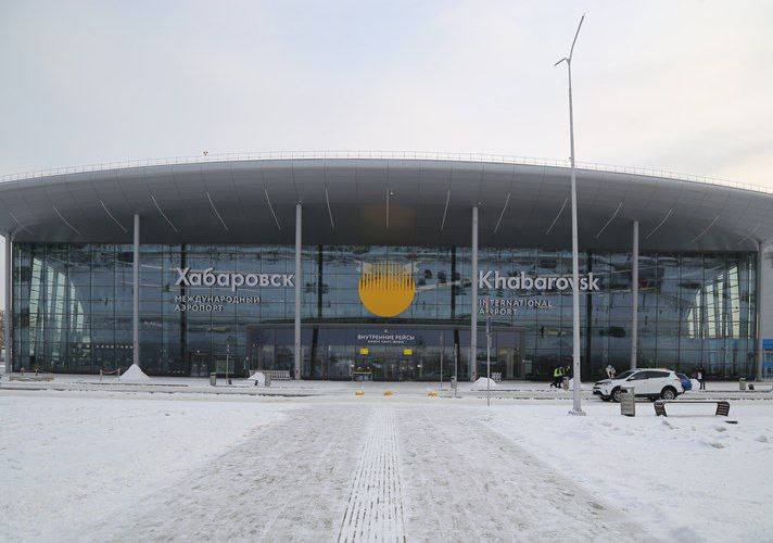 Подросток вёз в Москву чемодан с патронами В Хабаровске в декабре в международном аэропорту во время проверки багажа пассажиров вылетающих в Москву в подкладке одного из чемоданов обнаружили 50 патронов Чемодан принадлежал подростку который ничего не смог сказать о патронах А его отец рассказал транспортным полицейским что нашёл коробку с патронами в офисе где раньше работал в 2024 году забрал и хранил в подкладке чемодана А потом забыл о них и отдал чемодан сыну Было возбуждено уголовное дело теперь оно передано в суд   Прислать свою новость на Дерзкий Хабаровск