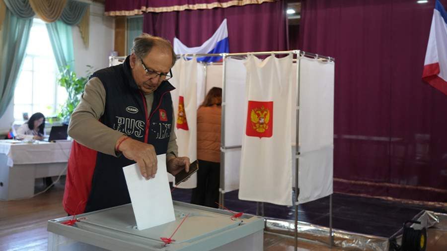 «Единая Россия» рассчитывает получить более 75% мест во всех представительных органах власти в сентябре Об этом сообщил «Известиям» замсекретаря генсовета ЕР Сергей Перминов.