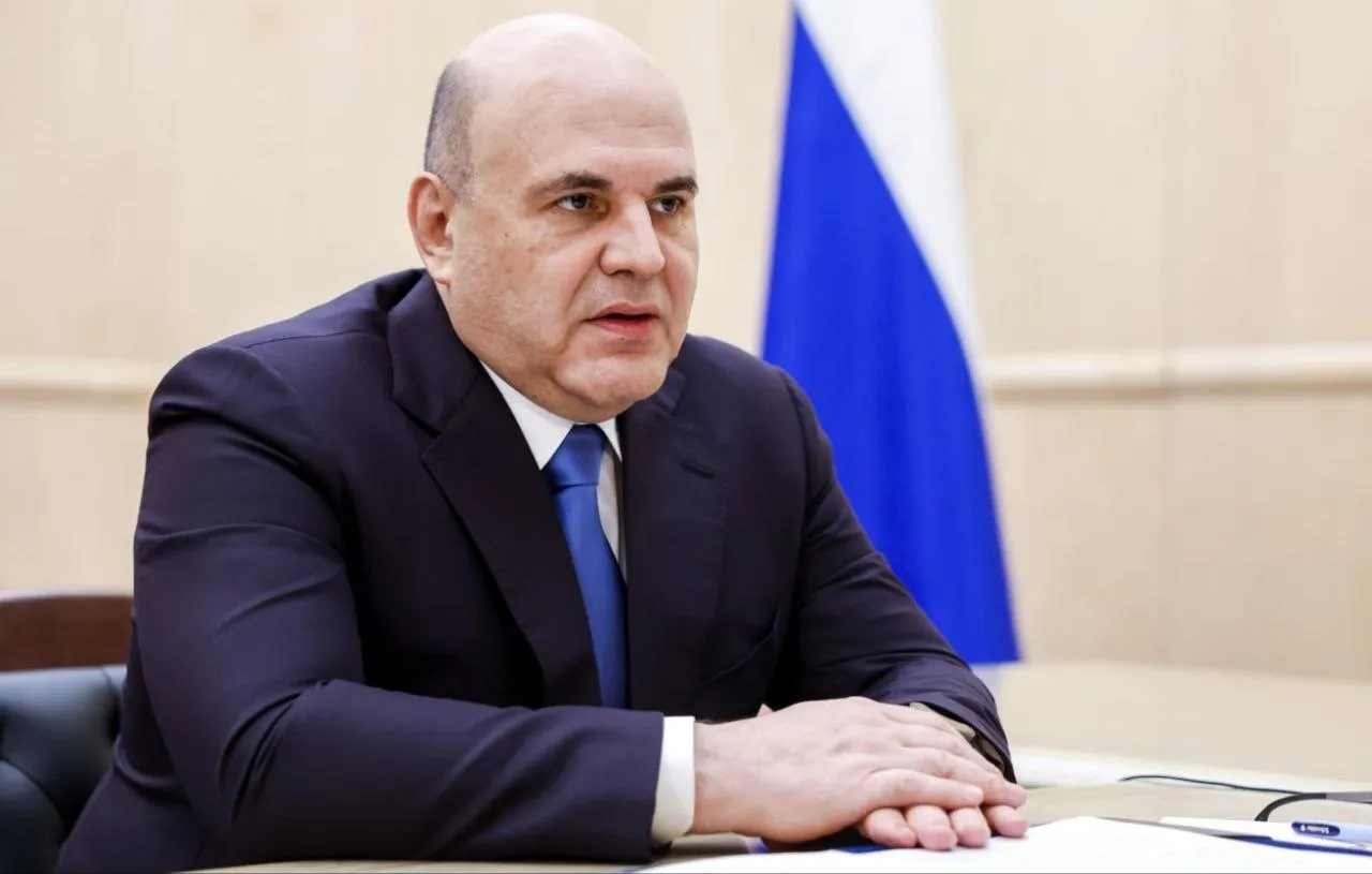 Мишустин интеграцию образования в новых регионах нужно ускорить Премьер министр России Михаил Мишустин поставил задачу в кратчайшие сроки обеспечить полноценную интеграцию школ и вузов новых регионов в единое образовательное пространство страны Речь идёт о единых стандартах обучения признании дипломов и равных возможностях для студентов и преподавателей Отдельное внимание уделено подготовке управленческих кадров Подчёркнута роль РАНХиГС в обучении специалистов включая участников СВО которые в дальнейшем смогут работать в системе государственного управления и участвовать в восстановлении регионов Нужно и дальше развивать учебные проекты внедрять самые современные модели обучения повышать их качество создавать комфортные условия для занятий чтобы талантливые молодые люди были востребованы в профессии становились хорошими специалистами и воплощали свои профессиональные мечты заявил глава правительства