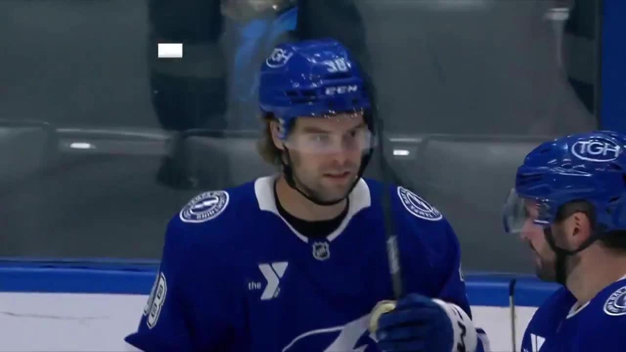 Кучеров поднялся на третье место в гонке бомбардиров НХЛ после ассистентского хет трика