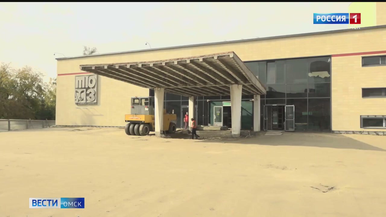 Прокуратура Омской области обнаружила контрафактные товары при ремонте театра. В Омске возбуждено уголовное дело по факту поставки контрафактных товаров во время капитального ремонта ТЮЗа. Прокуратура выявила нарушения законодательства, из-за которых сроки завершения работ были многократно перенесены, и более 26 миллионов рублей вернули в федеральный бюджет. Также установлено, что должностные лица Министерства культуры представили недостоверный отчет о субсидиях. Прокуратура инициировала привлечение министра культуры Омской области к административной ответственности. В ходе проверки обнаружены нарушения при поставке контрафактных товаров системных блоков , что нанесло ущерб региональному бюджету в 2,5 миллиона рублей. Возбуждено уголовное дело против директора ООО «Поставщик», а также подан иск о взыскании указанной суммы с фирмы в Арбитражный суд Омской области. Подписаться Написать в редакцию