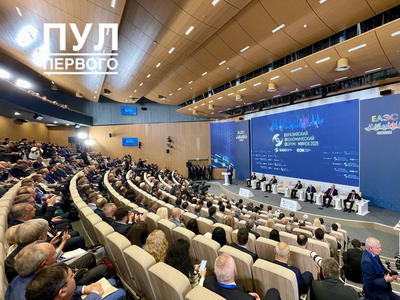 Лукашенко: «В нашем распоряжении есть все инструменты, которые многие страны только пытаются создать. Сейчас основная задача – увеличить эффективность их использования на благо реальной интеграции». Ни в коем случае нельзя превратить наш Союз в площадку для пустых разговоров. Наоборот, он должен стать максимально привлекательным для новых участников.