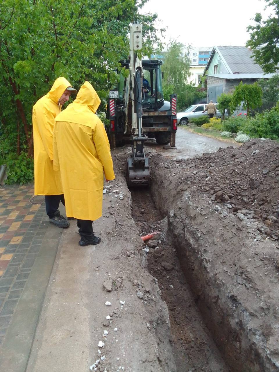 В Мариуполе завершился ремонт водоснабжения на улице Полтавской.   Специалисты из Санкт-Петербурга успешно заменили 300 метров трубы, что позволило восстановить снабжение воды в этом районе в кратчайшие сроки.