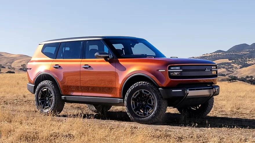Audi готовит конкурента Mercedes G класса и Land Rover Defender Глава марки Гернот Дёлльнер не стал отрицать планы по запуску флагманской модели фактически подтвердив её создание По данным Autocar внедорожник будет построен на рамной платформе Scout дочернего бренда Volkswagen autonews youtube