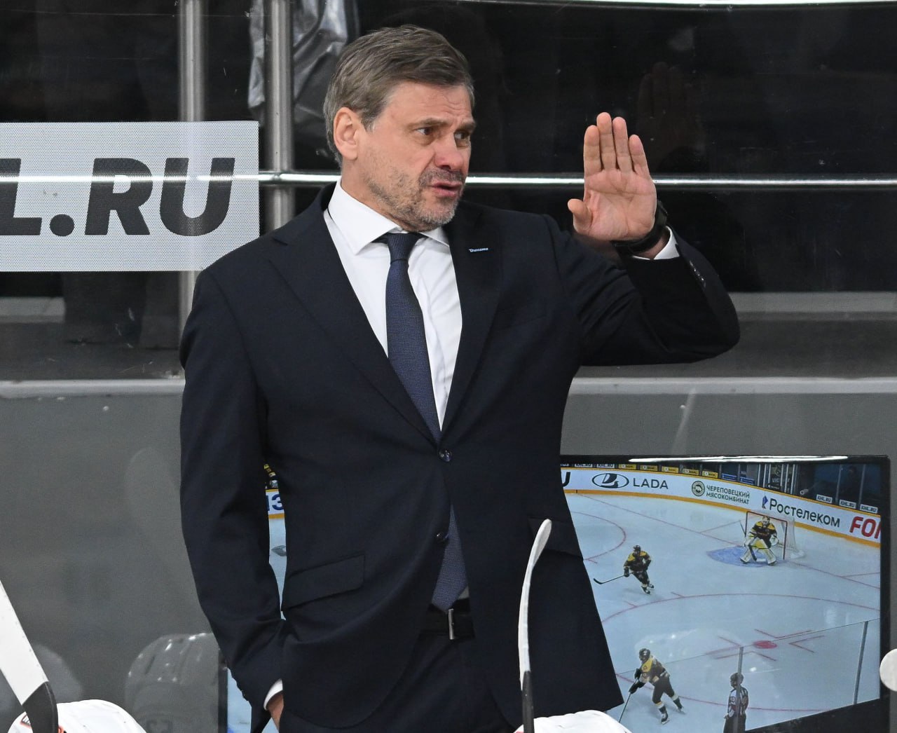 Сегодня Дмитрий Квартальнов проведёт свой 1000 й матч в КХЛ KHL ru предлагает вспомнить самые известные афоризмы главного тренера минского Динамо с пресс конференций и интервью в специальном квизе