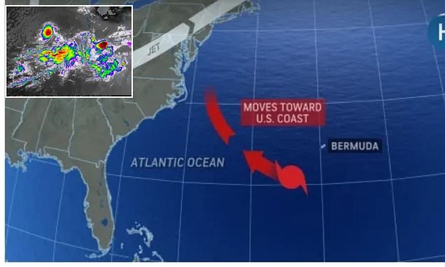 Тропический шторм может ударить по США - Accuweather Метеорологи предупреждают о шторме под названием Эрин, который резко изменил свое поведение за последние сутки. Система отклонилась к югу, поэтому материковая часть США сталкивается с угрозой сильной непогоды. Уже завтра шторм превратится в ураган, а к выходным достигнет третьей категории. Скорость ветра будет достигать почти 60 м/с. Даже если шторм не ударит напрямую по материку, то все равно нанесет вред прибрежным регионам. По словам метеорологов, Эрин повысит риск сильных ветров, ливней и прибрежных наводнений в районах, выходящих к океану, таких как восточная часть Северной Каролины, Лонг-Айленд и юго-восточная часть Новой Англии. #погода Больше новостей США здесь. Подписывайся!