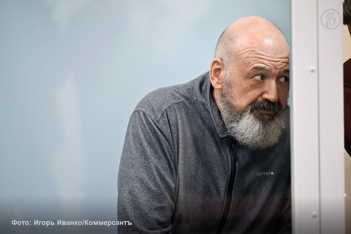 Экс начальник 1 го управления Главного управления связи ВС РФ Александр Оглоблин не будет обжаловать приговор за взятку в 12 млн руб сообщил Ъ его адвокат Максим Довгань Ранее суд приговорил его к девяти годам колонии за взятку от представителей АО Пермский телефонный завод Телта Это был уже второй приговор 14 февраля 2022 года Александра Оглоблина приговорили к 4 5 года общего режима по делу о хищении 1 6 млрд руб бюджетных средств при реализации госконтракта Минобороны с АО Воентелеком на поставку оборудования За взятку Александр Оглоблин получил восемь лет лишения свободы а по совокупности двух приговоров девять лет колонии со штрафом 11 6 млн руб Ъузнал