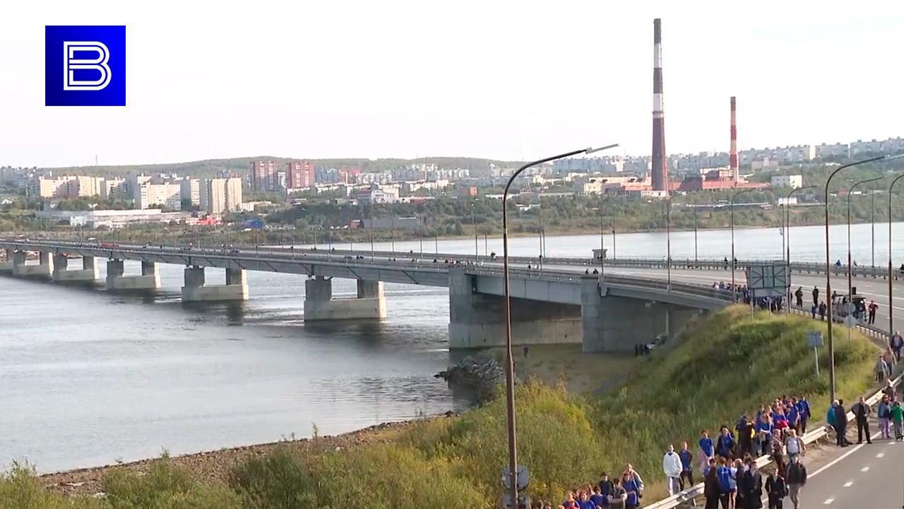 Во время фестиваля Гольфстрим в Мурманске ограничат мобильный интернет В Первомайском округе города 14 сентября в воскресенье возможны ограничения мобильного интернета Меры будут введены в целях безопасности и охраны правопорядка во время спортивного праздника сообщил в своем телеграм канале временно исполняющий полномочия главы Мурманска Иван Лебедев Прошу с пониманием отнестись к указанным мерам Безопасность людей на первом месте подчеркнул Лебедев Подпишись Вести Мурман