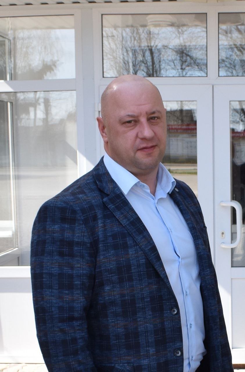 Глава Конышеского района Дмитрий Новиков подписал контракт с отрядом «Барс-Курск» на 6 месяцев - Хочу поблагодарить вас за работу, пожелать, чтобы на новом месте всё было хорошо, чтобы со всеми задачами справлялись, чтобы у нас были основания вами гордиться, - сказал врио губернатора Александр Хинштейн. И.о. главы Конышевского района будет назначен в ближайшее время. Сейм Курская область