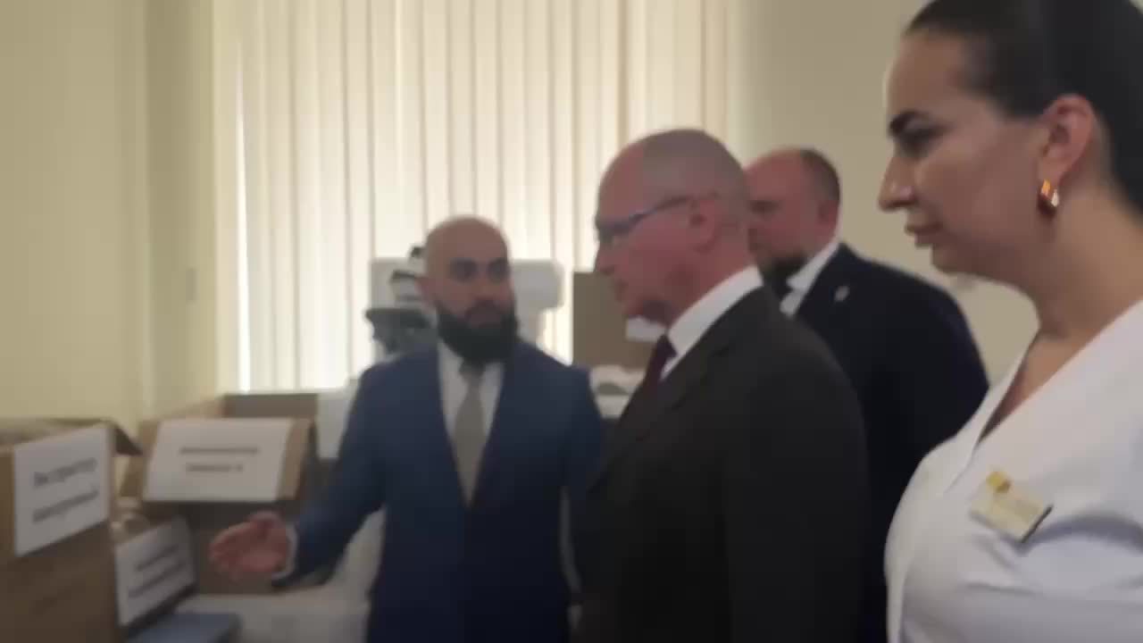 Владимир Лещенко обсудил развитие частной медицины на круглом столе в Алтайском крае