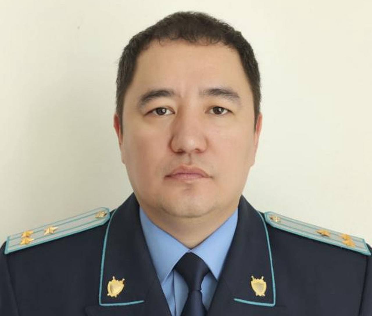 Прокурором города Рудный Костанайской области назначен старший советник юстиции БУРБАЕВ Аскар Булатович Родился 29 июня 1986 года в городе Актобе Окончил КазНПУ имени Абая юрист Трудовую деятельность начал в 2009 года в ДВД г Астаны С 2012 года помощник прокурора старший помощник прокурора района Сарыарка с 2015 года прокурор Управления по надзору за законностью досудебной стадии уголовного процесса прокуратуры г Астана С 2017 года прокурор старший прокурор с 2022 года старший помощник Генерального прокурора Управления анализа состояния законности на досудебной стадии уголовного процесса Службы по надзору за законностью досудебного расследования и уголовного преследования ГП РК Подпишись на prokadrykz