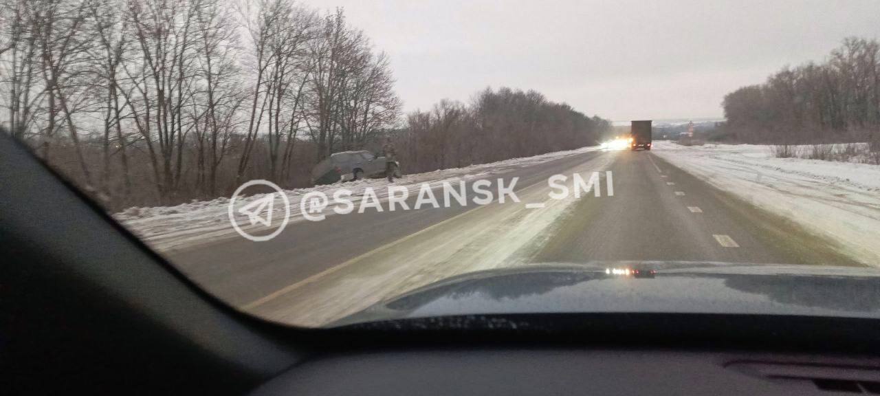 Серьезная авария произошла на выезде из Саранска Столкнулись два авто На месте работают медики и пожарные Читайте нас в MAX Подписаться на канал