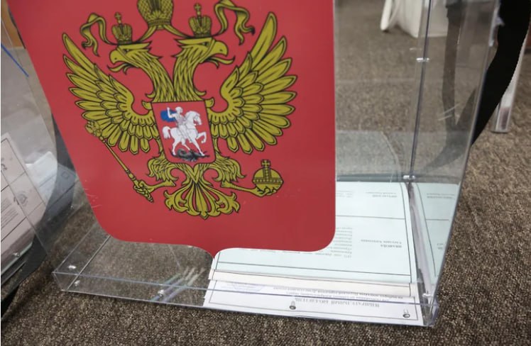 На сентябрьские выборы в Прикамье заявились 400 кандидатов В Пермском крае завершилось выдвижение кандидатов на муниципальные выборы в единый день голосования. Всего на выборах будет замещено 140 мандатов. Об этом сообщает пресс-служба краевого избиркома. Для участия в сентябрьских выборах в Пермском крае выдвинулись 400 кандидатов. Из них 140 представляют «Единую Россию», 76 — ЛДПР, 50 — КПРФ, 50 — партию «Новые люди», 28 — «Российскую партию пенсионеров за социальную справедливость», 28 — партию «Справедливая Россия — Патриоты — За правду». Еще 28 кандидатов являются самовыдвиженцами. Самая большая конкуренция отмечается в Березниках — почти пять кандидатов на мандат.