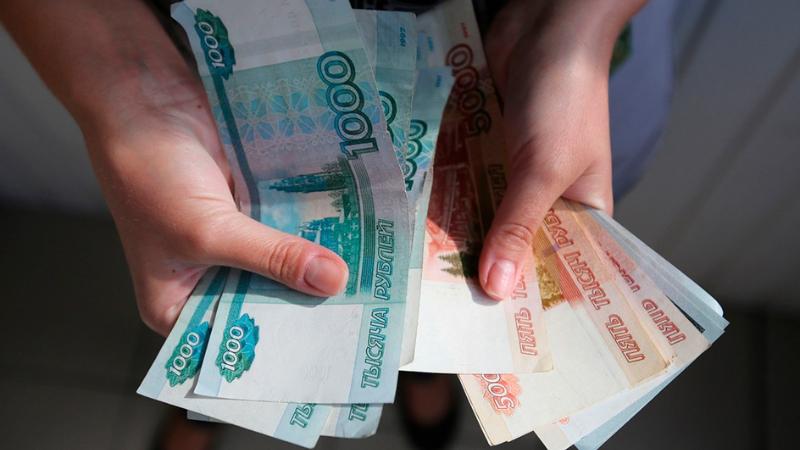 Шаурма подорожала еще на 11 В январе июле 2025 г число покупок шаурмы в уличных точках кафе ресторанах и на фудкортах у ритейлеров выросло на 9 по сравнению с аналогичным периодом прошлого года подсчитали для Shopper s аналитики центра Чек индекс компании Платформа ОФД Средний чек увеличился на 11 Многие торговые точки использует в чеках альтернативные но семантически близкие названия такие как роллы они тоже включены в статистику уточнил представитель Чек индекса telegra ph SHaurma podorozhala eshche na 11 09 04