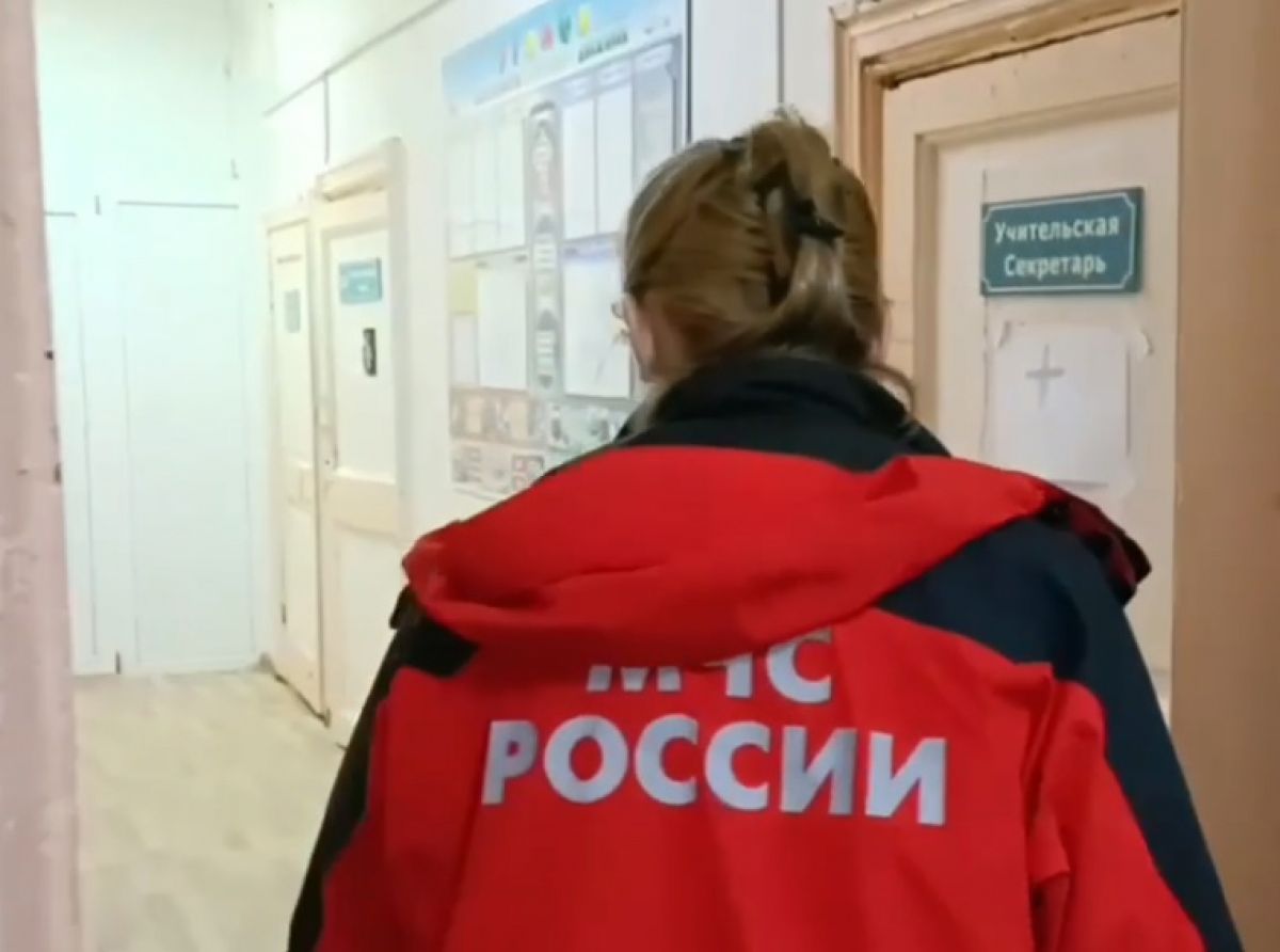 С эвакуированными в ПВР жителями Владимирской области работают психологи МЧС После взрыва в Киржачском районе в пунктах временного размещения находятся сотни жителей Владимирской области, с ними работают психологи МЧС. ↗ Прислать новость Подписаться