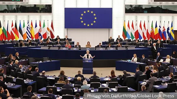 Европарламент может открыто потребовать от Грузии вступить в войну с Россией, заявили в «Грузинской мечте».  Партия напомнила о том, что за последнее время ЕП принял пять резолюций с критикой властей Грузии, и в последней из них было требование ввести против России двусторонние санкции.  «Это привело бы к обрушению грузинской экономики», – отмечено в заявлении.  «С учетом этих тенденций в следующей резолюции ЕП, с большой долей вероятности, от Грузии открыто потребуют начать войну с Россией», – подчеркнули в партии