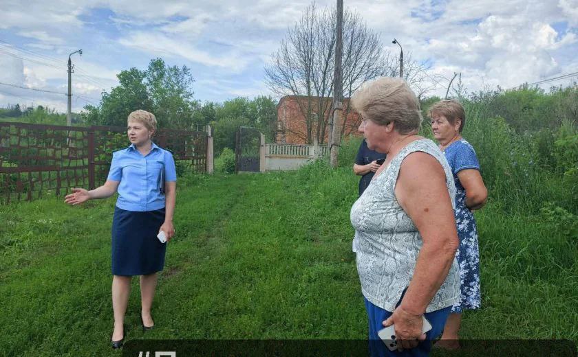 В Плавске стоки с очистных попали в реку Местный житель обратился в прокуратуру с жалобой о неисправности канализационной системы. Так, ведомство выяснило, что водоканал ненадлежащим образом содержал очистные на улице Трудовой. Это привело к неисправности насосной станции, из-за чего стоки попали в реку Плава. Для устранения нарушений директору организации внесли представление. Также в отношении должностного лица возбудили два административных дела. В настоящее время начался ремонт очистных.