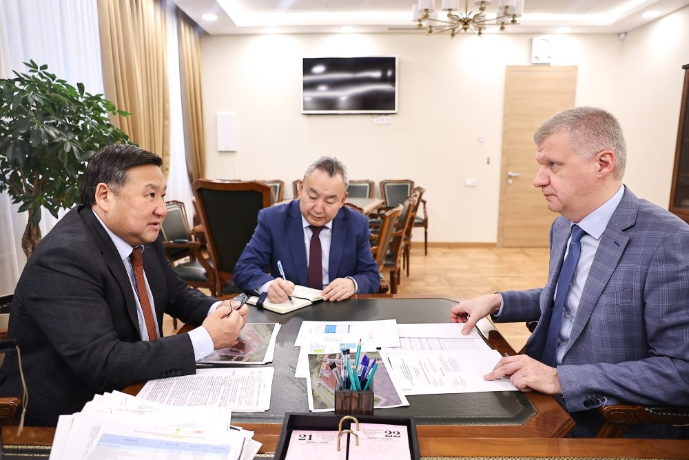 Андрей Николаев обсудил с главой Республики Тыва модернизацию образовательных организаций региона В Минпросвещения России состоялась встреча заместителя Министра просвещения РФ Андрея Николаева и главы Республики Тыва Владислава Ховалыга Ключевой темой обсуждения стало обновление образовательной инфраструктуры региона