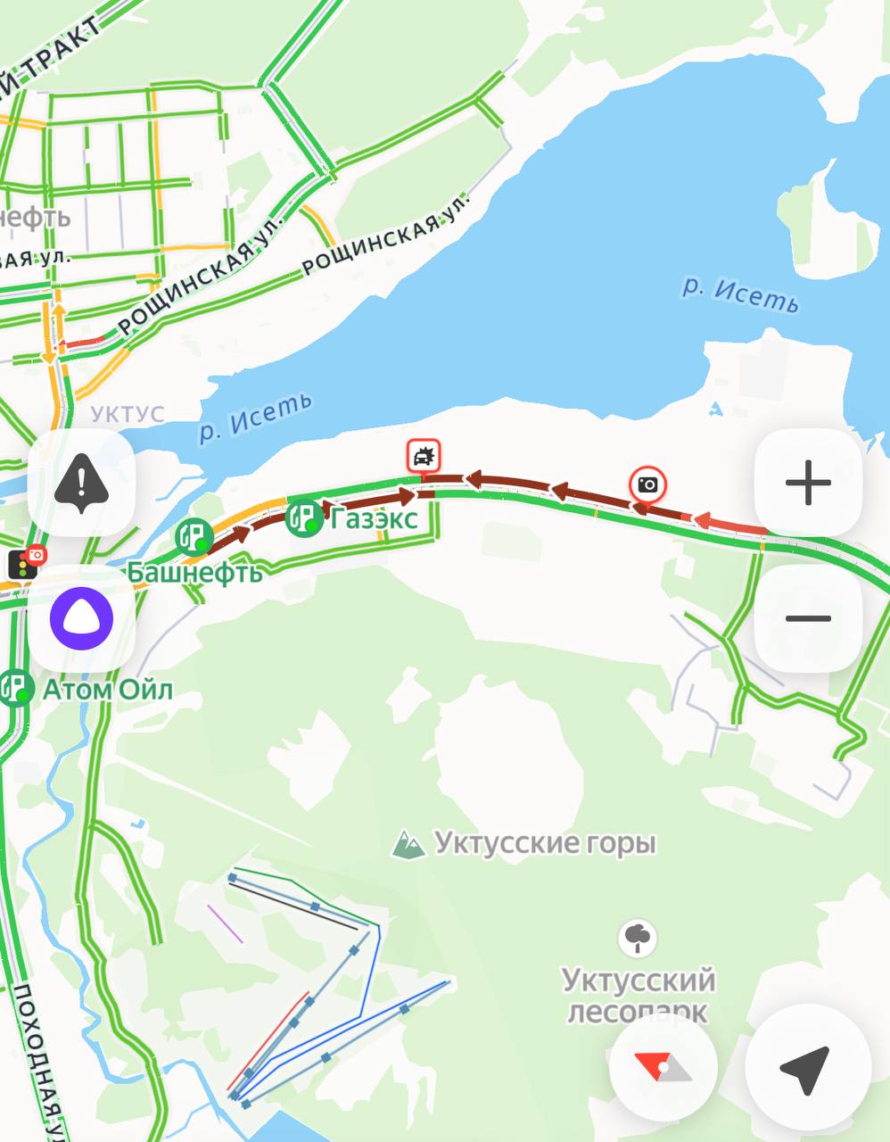 Жесткая авария произошла на улице Щербакова По словам очевидцев две легковушки врезались лоб в лоб около остановки улица Прониной На место приехали три машины скорой помощи и реанимация Для проезда открыта только одна полоса На дороге собралась пробка Мы запросили комментарий в Госавтоинспекции Екатеринбурга Опубликуем ответ когда получим его Скриншот Яндекс Навигатор Новости из Екатеринбурга