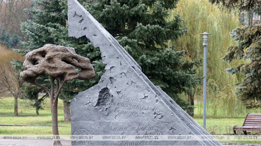 Памятник «Живая память благодарных поколений» доставили в Москву. Фото: БЕЛТА #80_лет_ПОБЕДЫ #БеларусьПомнит «Минск-Новости» MINSKNEWS.BY Telegram Viber FB VK Inst TikTok YouTube