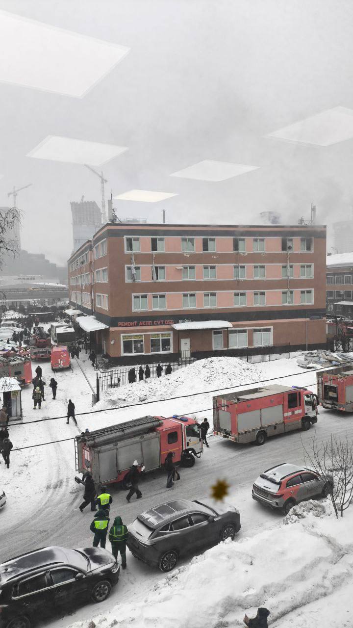 Из за пожара в хостеле перекрыто движение в 1 м Магистральном тупике от Проектируемого проезда 6362 до 2 го Магистрального тупика Выбирайте маршруты объезда Подписаться на Москва 24 Наши каналы Новости в MAX