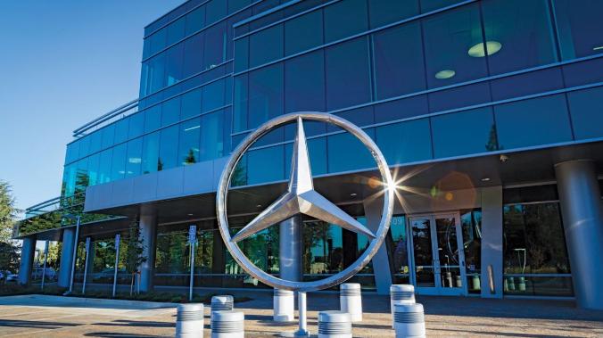 Немецкая корпорация Mercedes-Benz планирует сокращения 20 000 сотрудников, для сокращения 5 миллиардов расходов до 2027 года.  Антироссийские санкции работают, уверен, канцлер Шольц введет ещё, дабы ускорить процесс демонтажа немецкой экономики