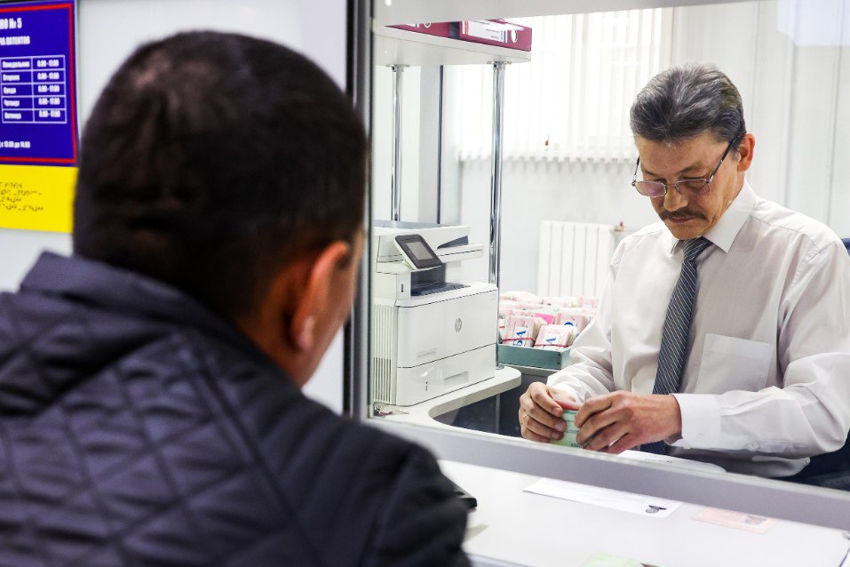 В России хотят запретить продлевать патент мигрантам с долгами repost uz gosduma nagotove Подписывайтесь на Repost