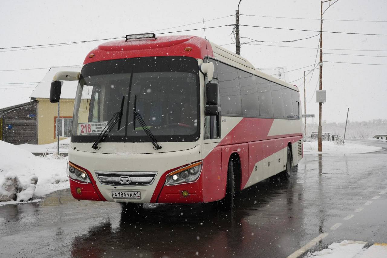 Рейсы выполнят По сообщению диспетчера ООО Оптимус междугородний автобус который вчера оставили в посёлке Ключи из за закрытия дороги выехал в 8 00 в Усть Камчатск Выезд из окружного центра в краевой запланирован сегодня на 10 40 Рейс из Петропавловска Камчатского в Усть Камчатск выполняется по обычному расписанию Подписывайтесь на нас в MAX устькамчатскийокруг дороги