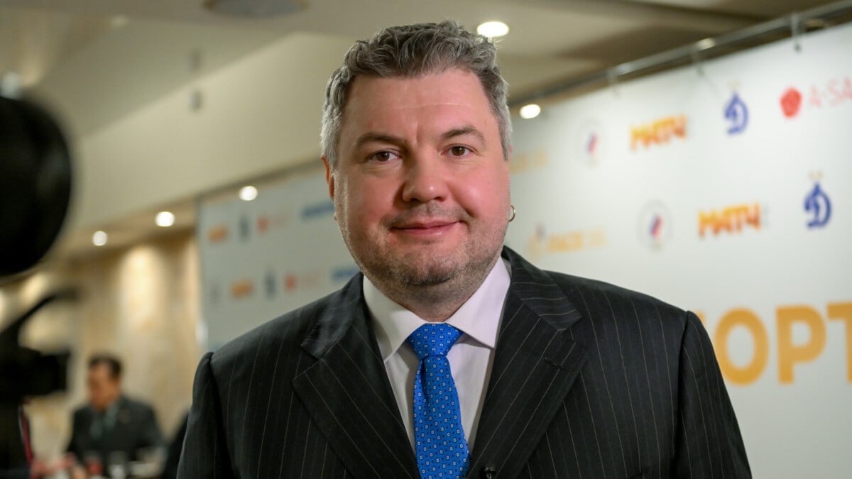Роман Скворцов заявил Матч ТВ, что дело о его избиении в Новосибирске было прекращено из‑за примирения сторон «Да, это дело закрыто, идем дальше. Всем спасибо за поддержку. Извините, что заставил волноваться» 9 февраля Скворцов был госпитализирован в одну из больниц Новосибирска. Комментатору, на которого было совершено нападение, диагностировали черепно‑мозговую травму. Позднее стало известно, что полиция задержала подозреваемого в избиении Скворцова. Денис Бушковский/Матч ТВ