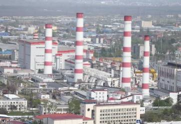 Краснодарцев предупредили о шумных работах на ТЭЦ Причиной неудобств жильцов ближайших к объекту домов стала модернизация энергоблока № 2. Работы планируют завершить до 4 июля. Новое оборудование позволит снизить воздействие на окружающую среду и увеличить генерирующую мощность станции. Как сообщает пресс-служба департамента городского хозяйства и топливно-энергетического комплекса Краснодара, специалисты «Лукойл-Кубаньэнерго» принимают все необходимые меры для минимизации возможных неудобств, связанных с временным повышением уровня шума. Фото: пресс-служба администрации Краснодара Отправить новость Подписаться