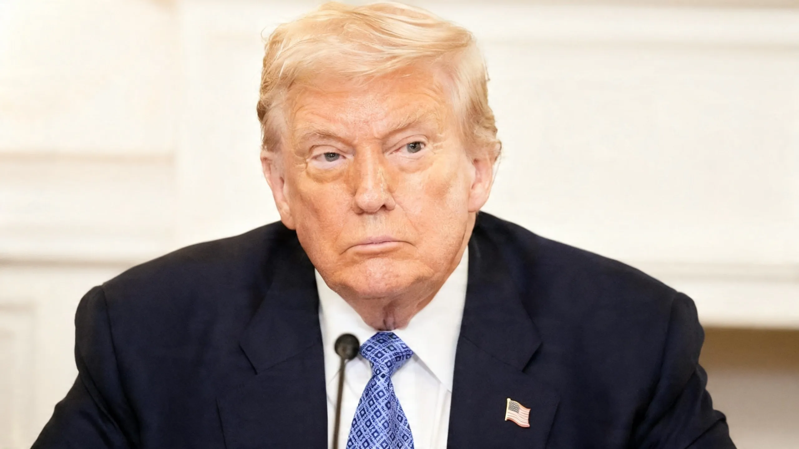 Трамп резко раскритиковал экономику Испании и ее роль в НАТО Президент США Дональд Трамп выступил с резкой критикой в адрес экономики Испании подчеркнув ее сложное финансовое положение и практически нулевой вклад в оборонные расходы НАТО По словам американского лидера ситуация вызывает тревогу на фоне того что страна остается одним из наименее активных участников альянса в вопросах финансирования собственной безопасности Деньги НАТО США   russpain com news finansovye problemy ispanii stali povodom dlya publichnogo zayavleniya ssha 437662