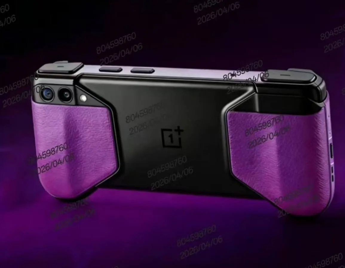 ВОТ ЭТО ПОВОРОТ OnePlus решила зайти на рынок портативных игровых консолей и надежный инсайдер Digital Chat Station показал изображение этой приставки Устройство имеет фиолетовые текстурированные рукоятки по бокам а также боковые кнопки триггеры задние камеры со светодиодной вспышкой порт USB Type C внизу и кнопки регулировки громкости сбоку Пока что это больше выглядит как смартфон на который нацепили толстый чехол с кнопками и ручками для лучшего хвата По словам другого инсайдера Panda Is Bald приставка получил 8 дюймовый дисплей и работает на флагманском процессоре MediaTek Dimensity Найти крутой смартфон стало проще простого Переходи по ссылке и попробуй сам TheBoxGuruBot