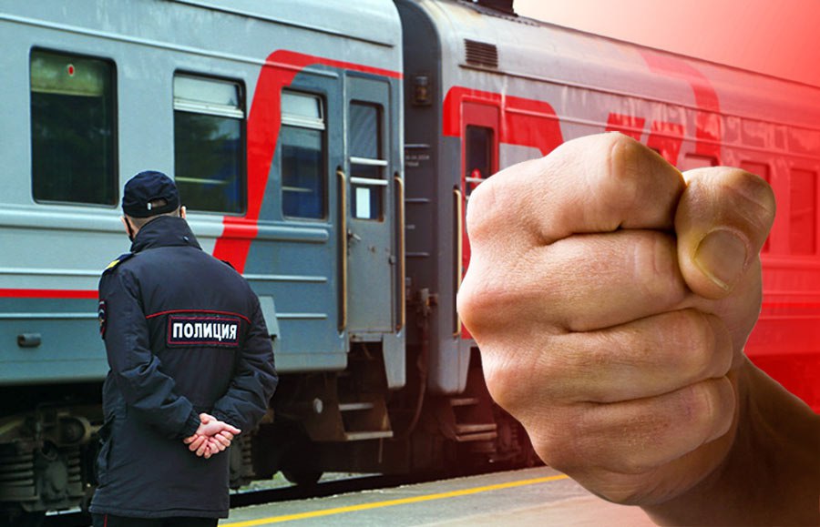 В Саратовской области местный житель может лишиться свободы за хулиганство на объектах железнодорожного транспорта  Саратовским транспортным прокурором утверждено обвинительное заключение в отношении 25 летнего местного жителя Он обвиняется по ч 2 ст 213 УК РФ хулиганство то есть грубое нарушение общественного порядка выражающее явное неуважение к обществу совершенное с применением насилия к гражданину с применением предмета используемого в качестве оружия  Установлено что обвиняемый в пути следования в электропоезде сообщением Тарханы Карамыш нарушал общественный порядок разбил стекла межвагонных дверей поезда  Подробнее на сайте Южной транспортной прокуратуры Фото Интернет