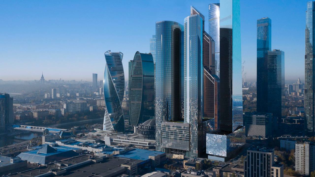 Башни Moscow Towers в Москва Сити можно будет почти полностью выкупить за 220 млрд рублей Всего полтора года назад РЖД приобрела в новом строении 360 тысяч кв м из 400 тысяч но теперь правительство поручило продать эти помещения Торги планируют объявить в феврале марте пишут Ведомости bisrub