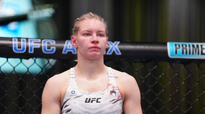 Дудакова уступила Клайн техническим нокаутом на турнире UFC Fight Night 249   Российский боец в минимальном весе Виктория Дудакова проиграла американке Фатиме Клайн на турнире UFC Fight Night 249 в Лас-Вегасе  США .  Читать далее