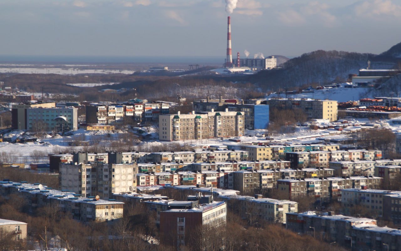 Петропавловск-Камчатский получил паспорт готовности к отопительному сезону 2024-2025 годов  Паспорт готовности к отопительному сезону выдан Дальневосточным управлением Ростехнадзора на основании проведенных ремонтов тепловых сетей и предоставленной технической документации, подтверждающей безаварийность работы социальных объектов и многоквартирных жилых домов в предстоящий отопительный сезон.  Отметим, что паспорт готовности Петропавловск-Камчатский городской округ получает в установленный срок на протяжении.  #отопительный_сезон #паспорт