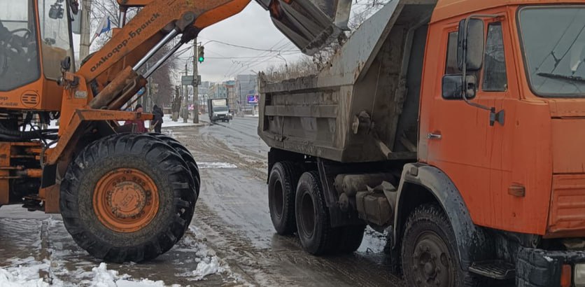 Нижегородские дорожники готовы к работе в условиях прогнозируемого обильного выпадения снега с дождем  По данным синоптиков, в ближайшие двое суток в городе ожидается выпадение от 6 до 9 миллиметров осадков – снега с дождем.   В зависимости от погодных условий и температуры воздуха будет проводиться соответствующая обработка магистралей. Техника и люди готовы к работе.    Нижегородская Стрелка Z Подпишись