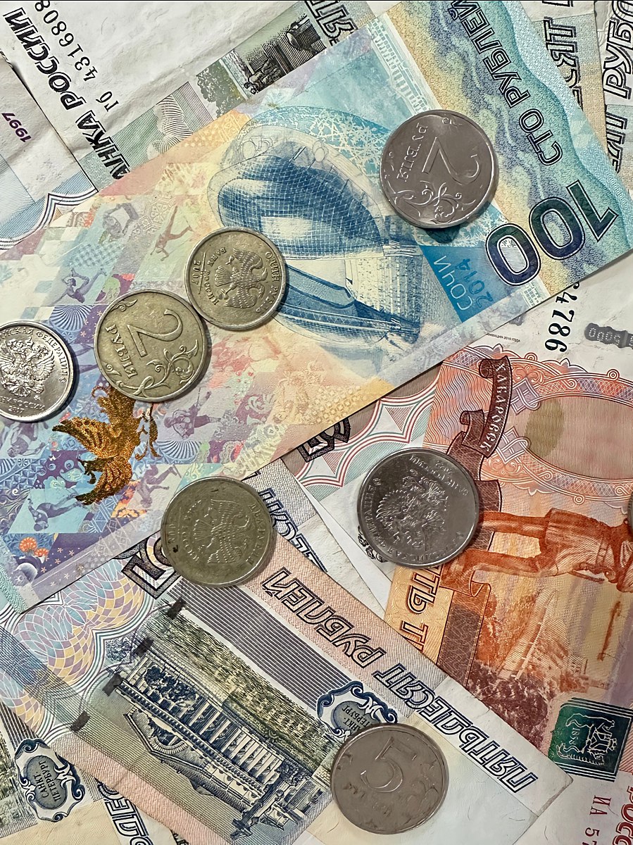 Минтранс предложил создать фонд для устранения последствий разлива нефти Для управления нацфондом будет создана публично-правовая компания «Морская администрация РФ». Фонд предлагают формировать за счет доходов от управления средствами и иным имуществом Национального фонда, а также за счет аварийно-спасательного сбора. Сбор будет взиматься с перевозчиков нефти и нефтепродуктов однократно на основе маршрута танкера. #Спастиморе #МореМазут2024