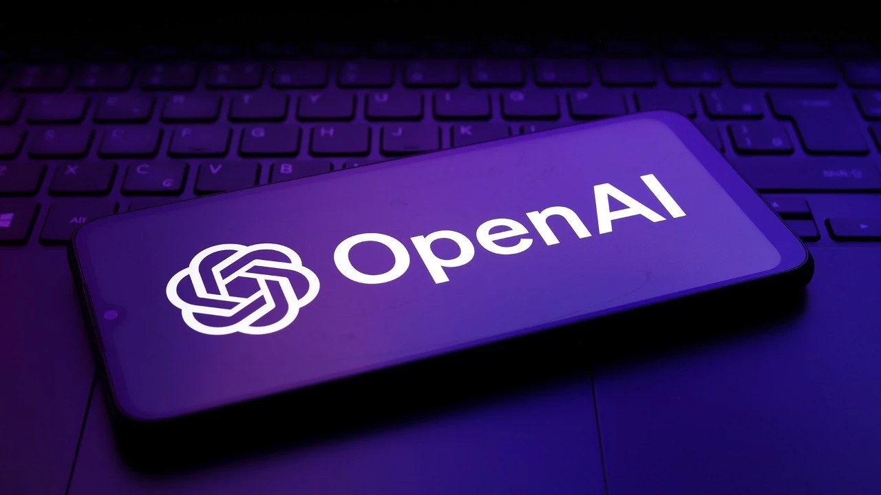 OpenAI опровергает слухи о возможном переезде из Калифорнии OpenAI значительно эволюционировала с момента своего основания и сегодня является одной из ведущих компаний в сфере искусственного интеллекта Однако переход от некоммерческой к коммерческой организации вызвал серьёзную критику в том числе со стороны Илона Маска и других конкурентов www goha ru openai oprovergaet sluhi o vozmozhnom pereezde iz kalifornii dZ1apm