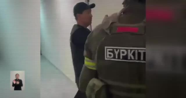 В Алматы задержана криминальная группа из 10 человек с похищенным автоматом