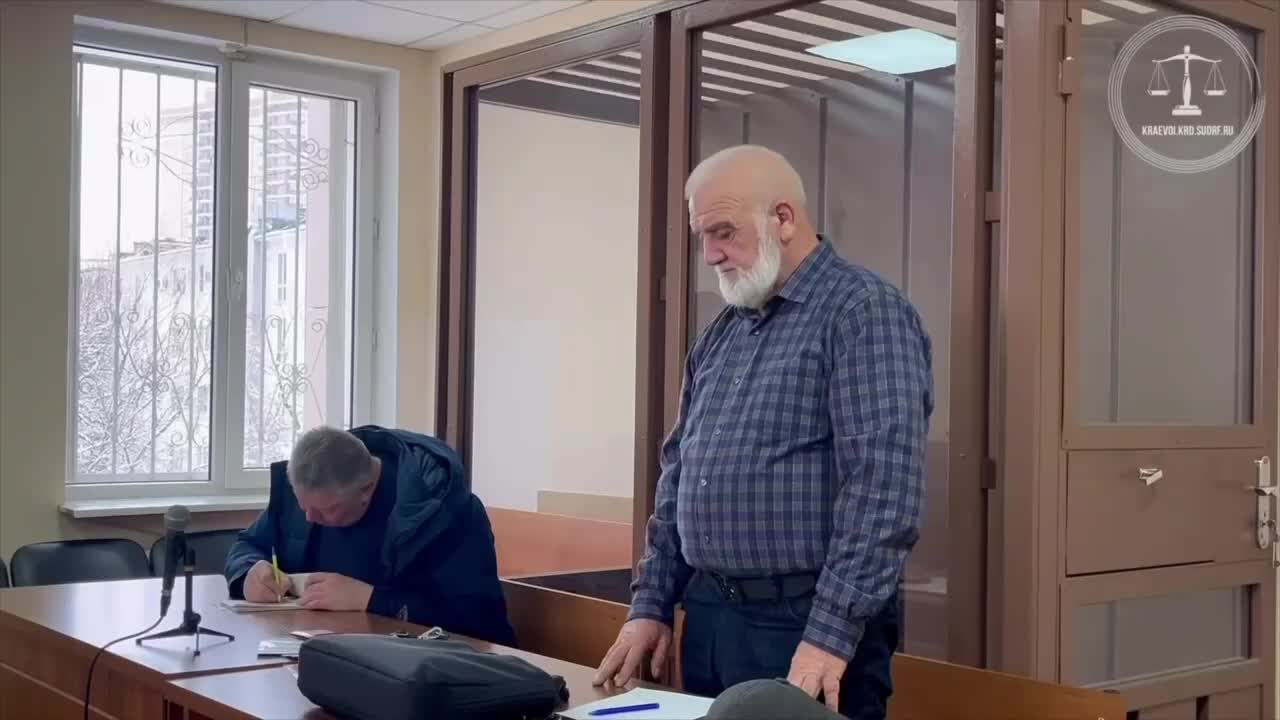 Суд в Краснодаре оштрафовал учителя за оскорбительное высказывание на уроке