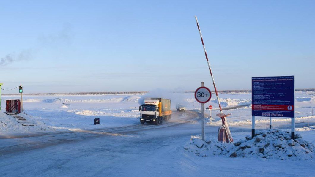 На ледовой переправе «Якутск — Нижний Бестях» увеличили грузоподъёмность до 30 тонн   Внимание, водители! С понедельника, 20 января, увеличилась до 30 тонн грузоподъемность автозимника через Лену «Якутск — Нижний Бестях» на федеральной автодороге «Колыма».   Об этом сообщили сегодня в пресс-службе федерального казенного учреждения Упрдор «Вилюй».