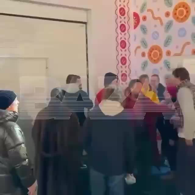 Конфликт на открытии ГУМ катка: директор Киркорова и блогер Суад Муратович в центре скандала