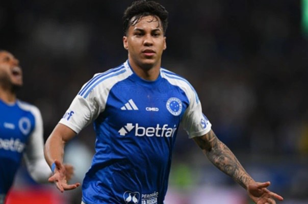 СМИ узнали о планах Зенита купить нападающего сборной Бразилии Футбольный клуб из Санкт Петербурга интересуется форвардом Крузейро Кайо Жорже По информации журналиста Пабло Оливейры Зенит связался с агентом 23 летнего игрока и предложил за переход 30 млн евро Сообщается что интерес к Жорже также проявляет английский Вест Хэм Подписаться на Говорит Москва Telegram VK MAX