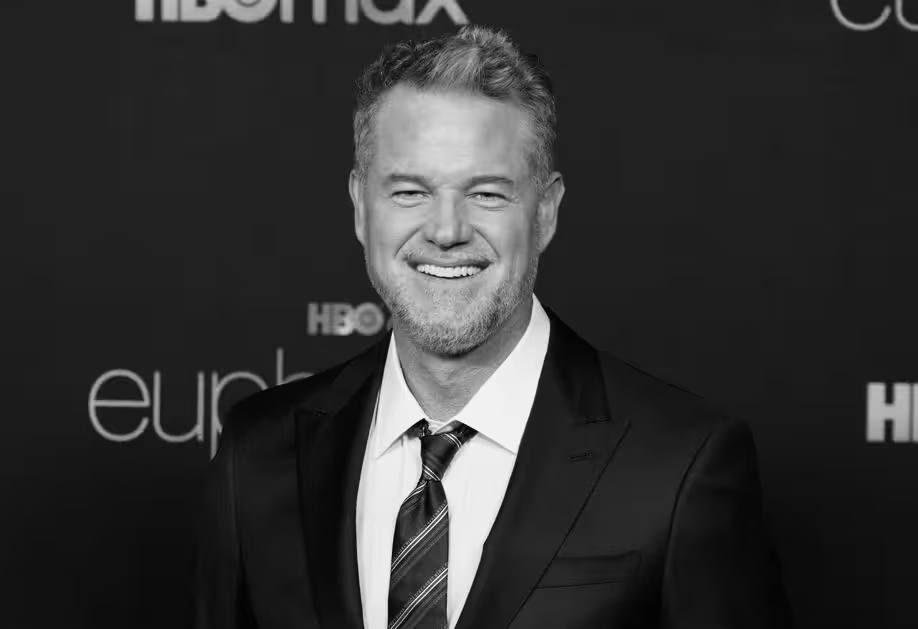 Умер актер Эрик Дэйн Ему было 53 года С тяжелым сердцем сообщаем что Эрик Дэйн скончался в четверг днем после мужественной борьбы с БАС говорится в заявлении его семьи Американский актер наиболее известен по сериалам Анатомия страсти Зачарованные и Эйфория okmagazine