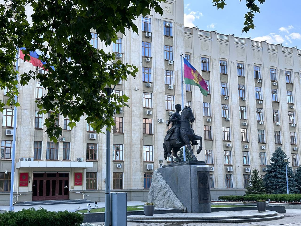 Вениамин Кондратьев назначил 11 руководителей органов исполнительной власти Краснодарского края Губернатор подписал соответствующие распоряжения Читайте нас в MAX