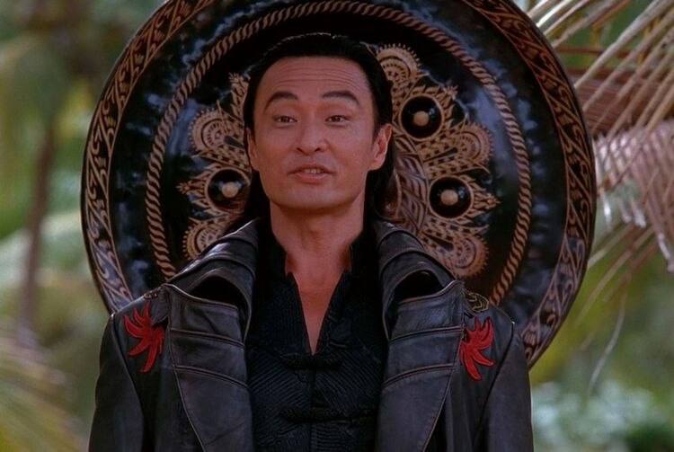 Умер актер Кэри Хироюки Тагава культовый Шанг Цзун из Mortal Kombat Американский актер японского происхождения Кэри Хироюки Тагава скончался на 76 м году жизни Это произошло 4 декабря 2025 го в своем доме в Санта Барбаре Калифорния США от осложнений вызванных инсультом Новость о его кончине подтвердили официально Кэри Хироюки Тагава прославился благодаря роли злодея Шанг Цзуна в кинофильме Mortal Kombat 1995 и участию в многочисленных голливудских и международных проектах от Последнего императора до Перл Харбора и сериала Человек в высоком замке Поклонники и коллеги по индустрии уже выражают соболезнования многие называют смерть актера тяжелой потерей для мирового кинематографа и культуры Подписаться на news24kg Связаться с админом news24kg admin