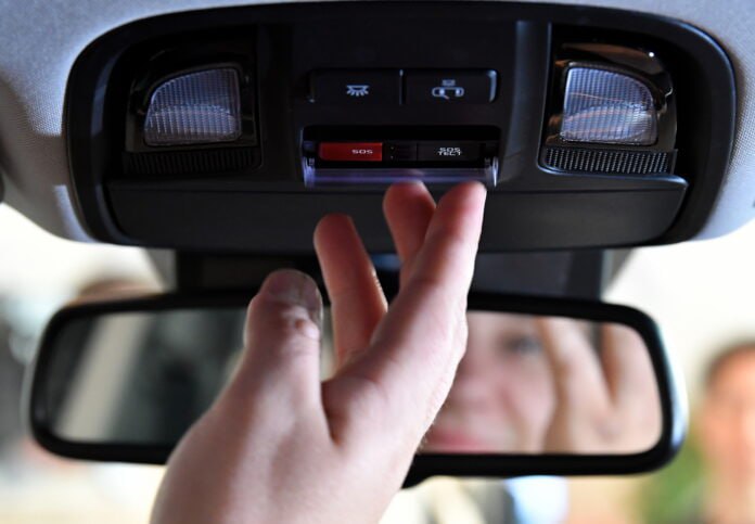 С 2026 года автошколы РФ будут учить автомобилистов применению системы ЭРА ГЛОНАСС С 1 марта Новую тему посвященную принципам работы системы аварийного оповещения ЭРА ГЛОНАСС включат в образовательные программы автошкол РФ с 1 марта 2026 года Об этом сообщили в пресс службе АО ГЛОНАСС Подробнее читайте по ссылке Фото Юрий Смитюк ТАСС yk24 ru в MAX Telegram ВК VK Видеом