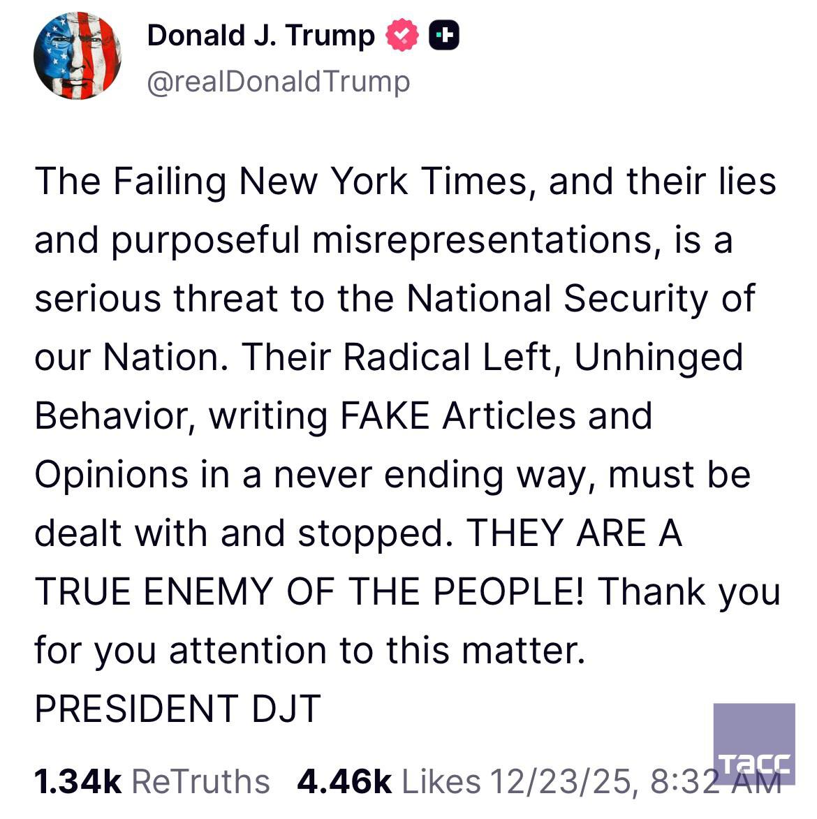 Настоящий враг народа Трамп назвал The New York Times угрозой национальной безопасности Он обвинил издание в радикально левом невменяемом поведении Президент США полагает что необходимо положить конец статьям с вводящей в заблуждение информацией Накануне Тулси Габбард назвала ложью и пропагандой данные Reuters о том что Владимир Путин по оценкам американской разведки хочет захватить всю Украину Агентство ссылалось на шесть источников и утверждало что глава России хочет также вернуть те части Европы которые некогда входили в состав СССР По словам Габбард подобные заявления являются попыткой ястребов из глубинного государства подорвать усилия США по достижению мира на Украине Кроме того Габбард опровергла утверждения о том что Россия якобы планирует нападение на Европу По её словам разведывательное сообщество США проинформировало законодателей о том что Россия по оценкам американской разведки как раз стремится избежать более масштабной войны с НАТО Reuters не опубликовала опровержение открыто не подчиняясь спецслужбам США под руководством команды Трампа Не контролирует Трамп ни одну сферу полностью Не спокойно в стане англо саксов