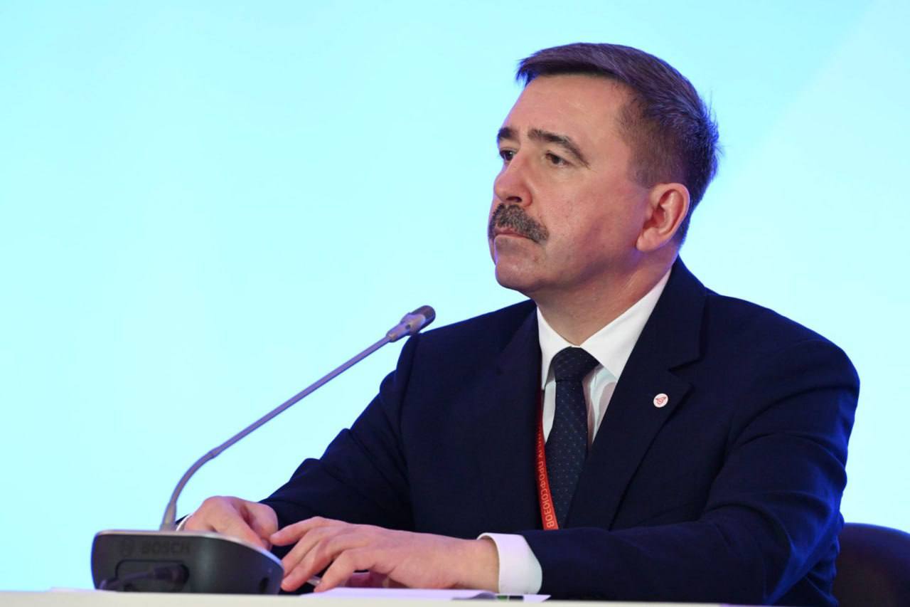 Председатель ФНПР Сергей Черногаев примет участие в заседании Совета по стратегическому развитию и национальным проектам членом которого он является Заседание проведет лично Президент РФ Владимир Путин Трансляция доступна по ссылке